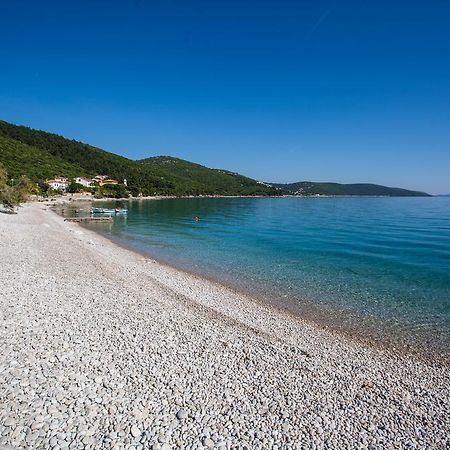 Apartment Pogled na luku Cres Bagian luar foto