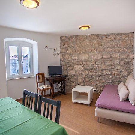 Apartment Pogled na luku Cres Bagian luar foto