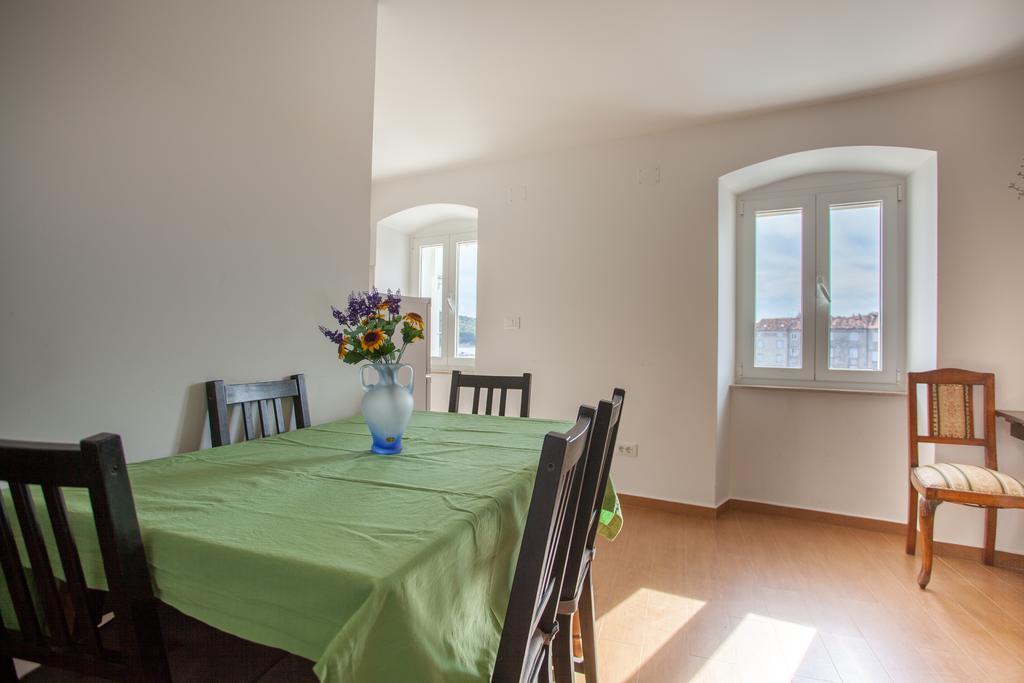 Apartment Pogled na luku Cres Bagian luar foto