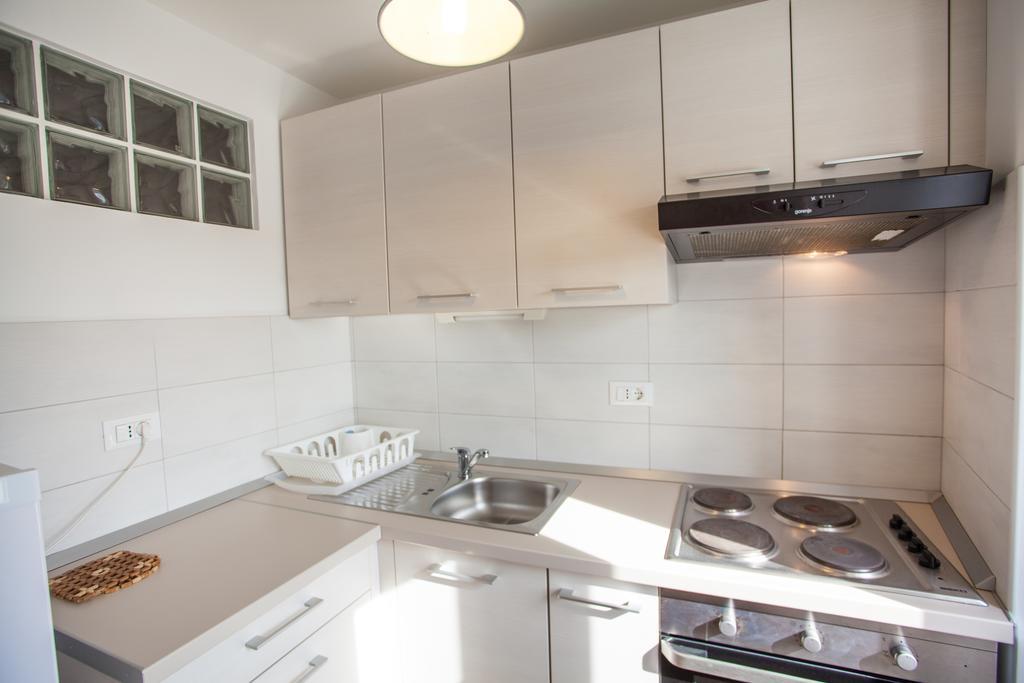 Apartment Pogled na luku Cres Bagian luar foto